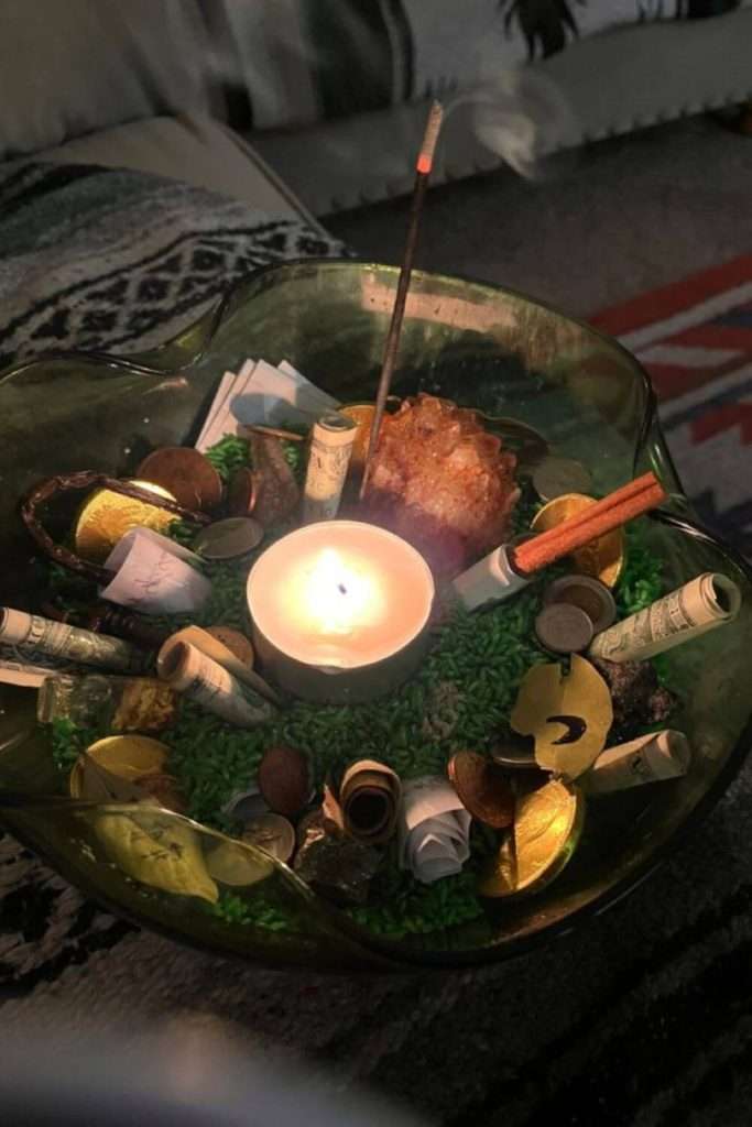 How to attract money with cloves quickly